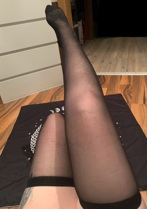 Halterlose schlichte Lust 🖤