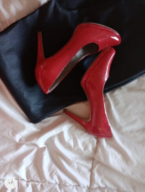 Red lacquer High Hells alone