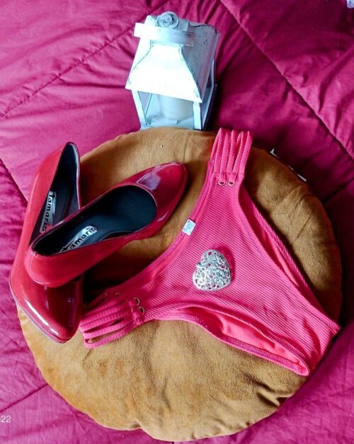 Badehöschen in Pink -- soll ich ihn für dich einsauen?
