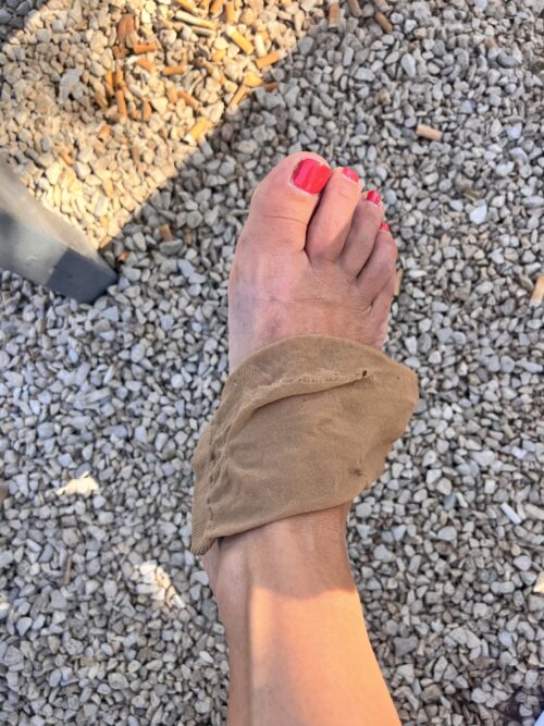 Sexy Nylonsöckchen mit Laufmasche-Sonderangebot!