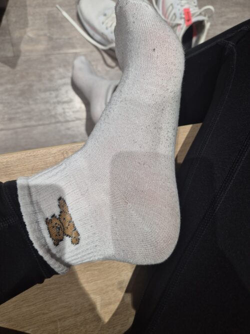 Worn 1 day and during sports *ready for shipping*