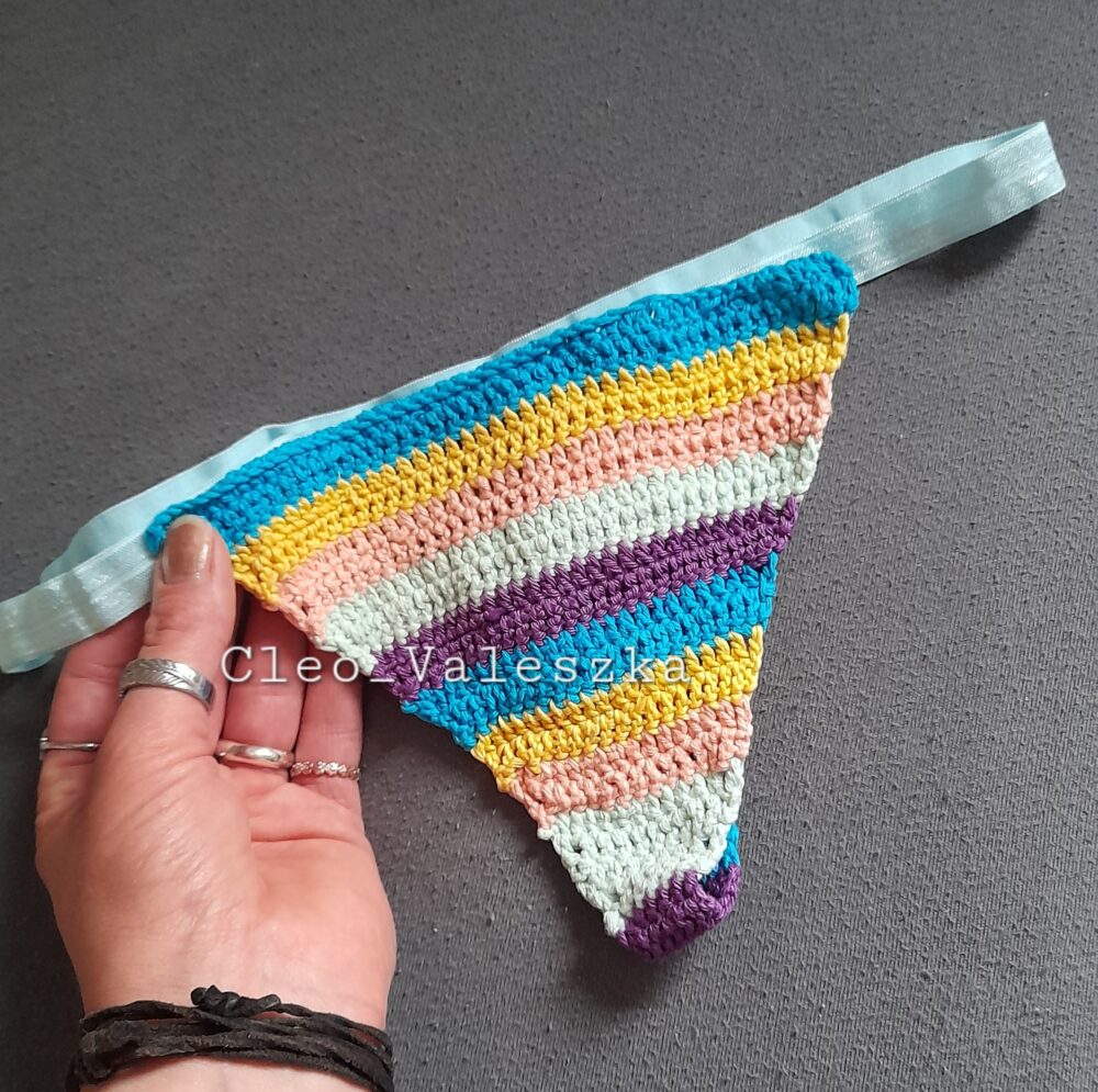 Tanga mit Liebe gehäkelt – Getragene Slips