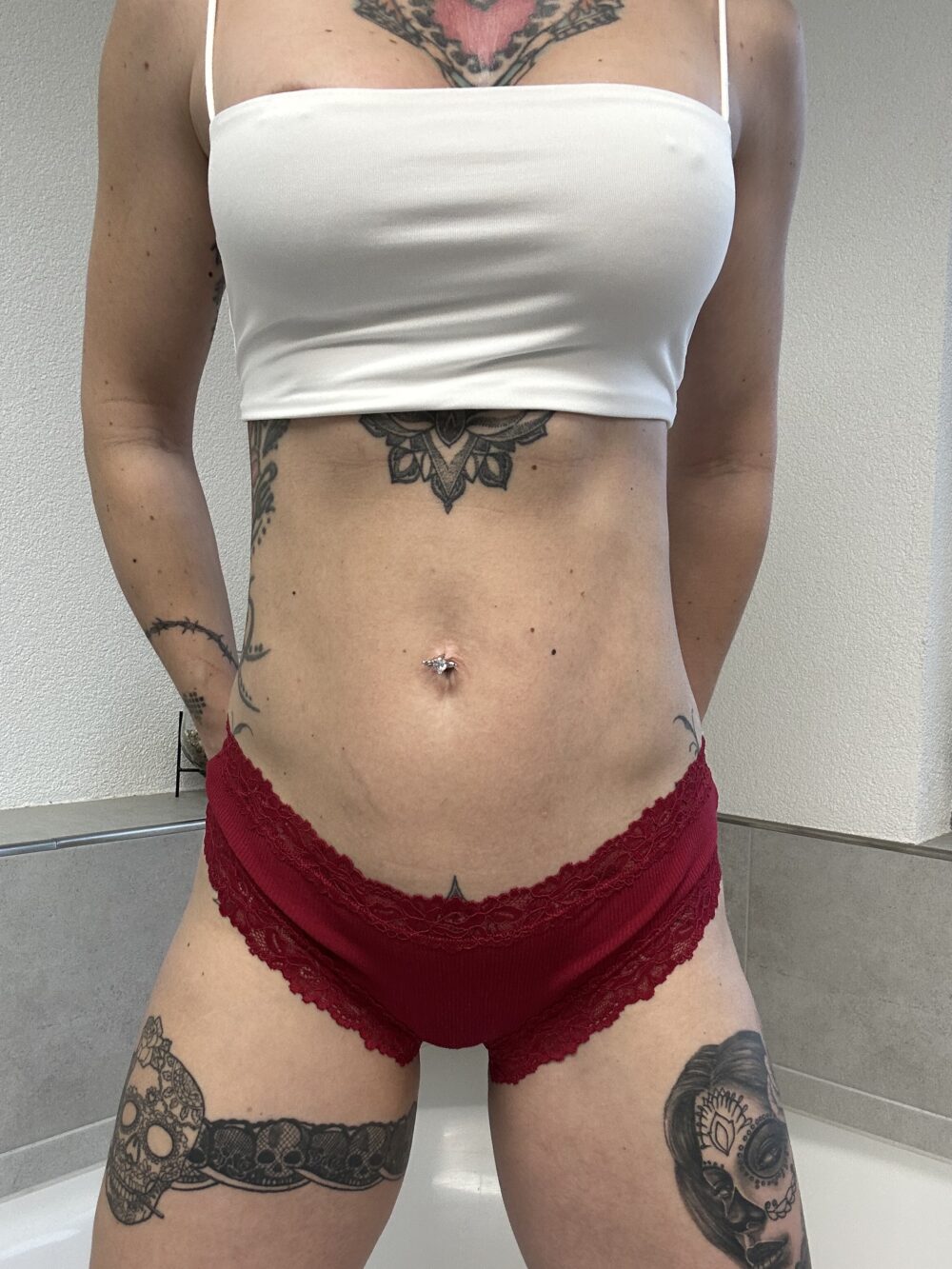 rote Baumwolle mit Spitze🔥