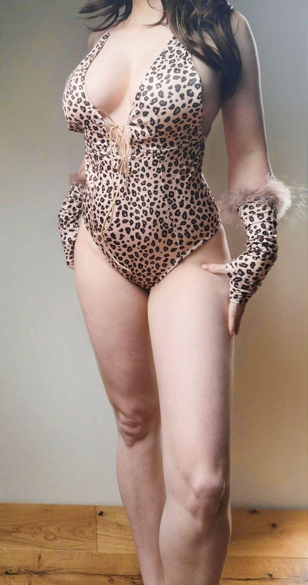Miau! Leo-Body mit Kuschelbesatz
