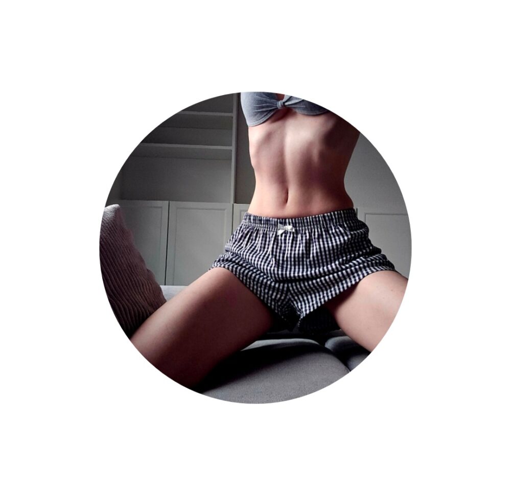 Ｐａｎｔｉｅ • ＮＯ 𝟓