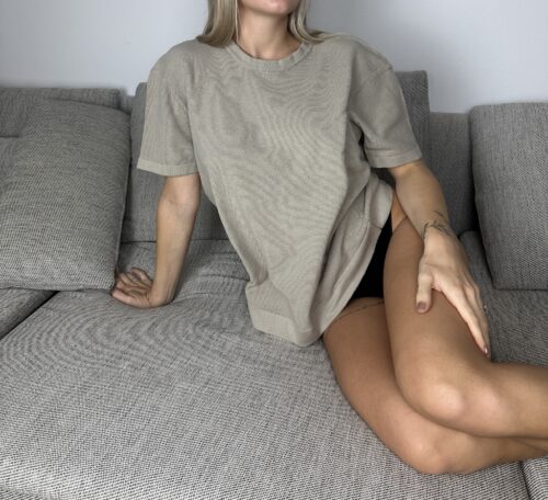 Getragenes Sportshirt – locker, verschwitzt, ganz echt