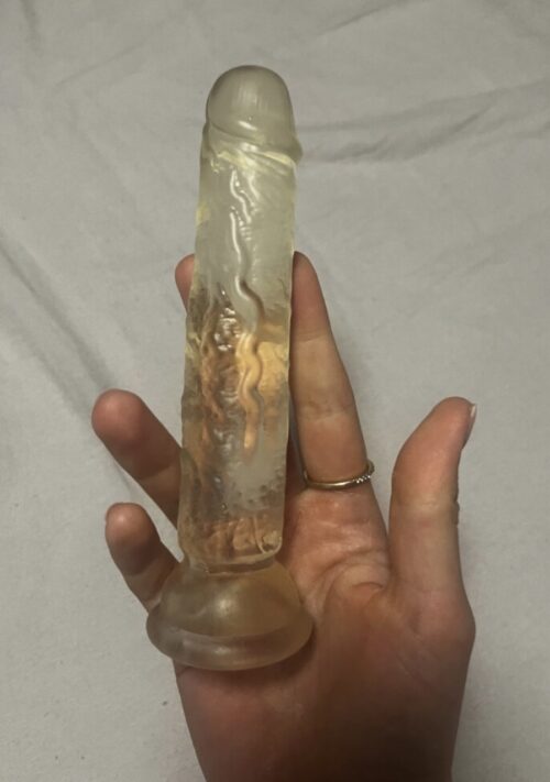 Gebrauchter Dildo – Sextoys