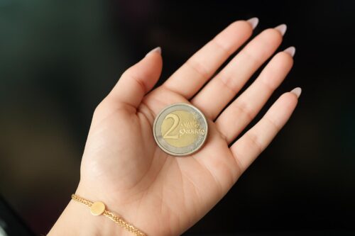 2€