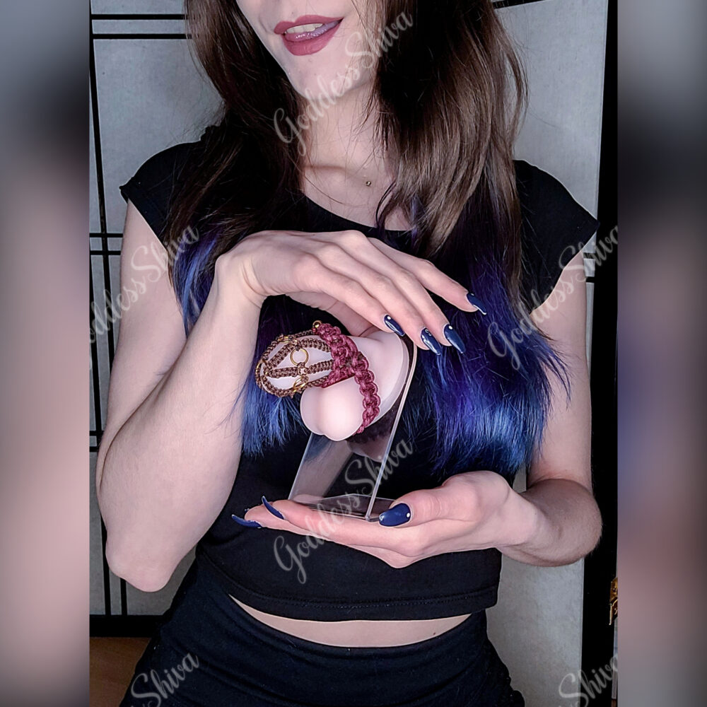 𝓱𝓪𝓷𝓭𝓶𝓪𝓭𝓮 tiny chastity cage (brown/red leather look)