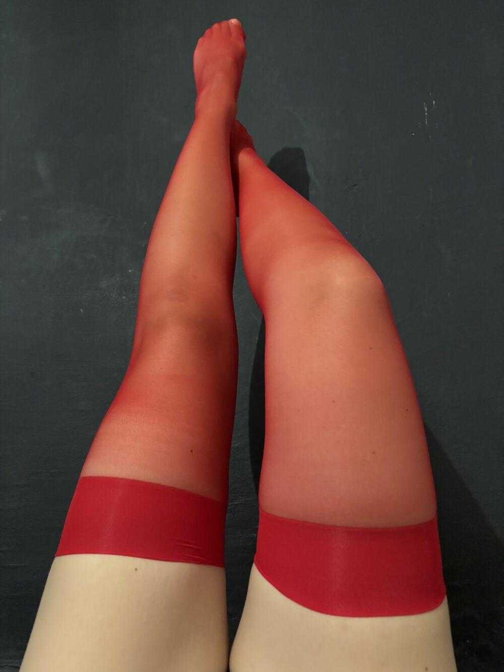 Nylon Strümpfe rot 🥵🦶🏻🤫 – Getragene Strümpfe