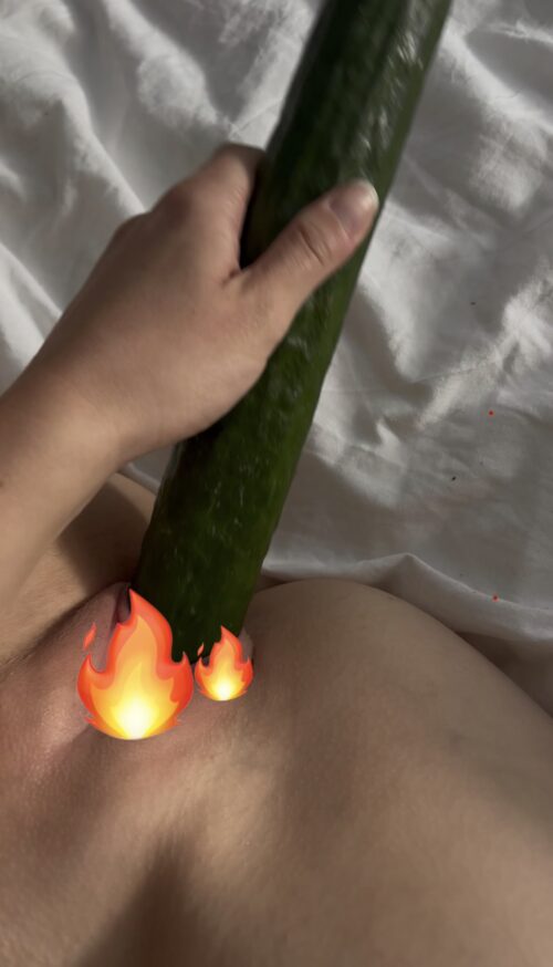 Nahaufnahme von meiner Pussy mit Befriedigt 🥒💦