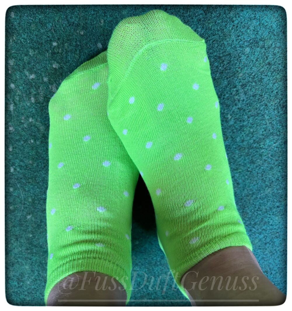 Neonsocken mit Punkte