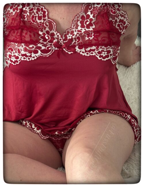 Set Nachthemd und Slip mit Spitze