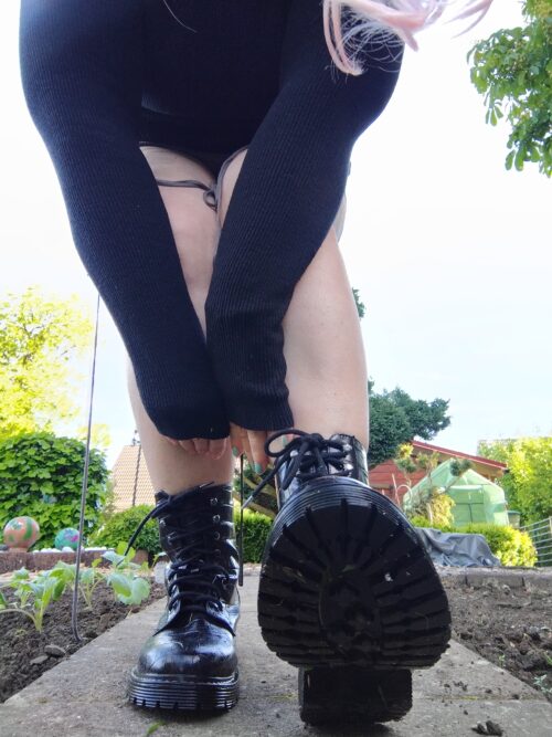 Schuhe , gern mit Anweisung